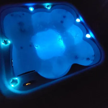 Mobil 3 Avec Jacuzzi Le Grau-dʼAgde
